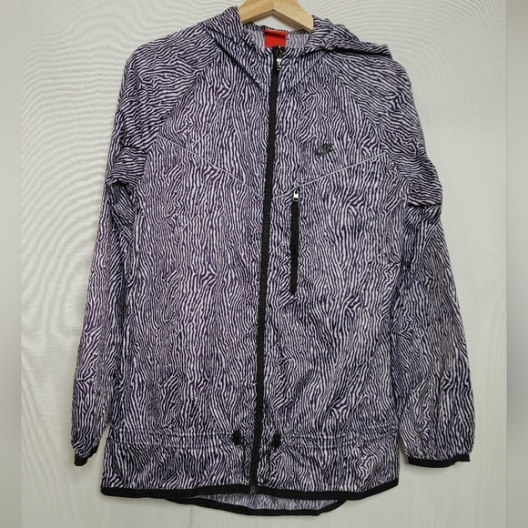 Nike Windrunner Black Light Flash Lightweight Jacket Running Purple M 584791-507 - Picture 2 of 9